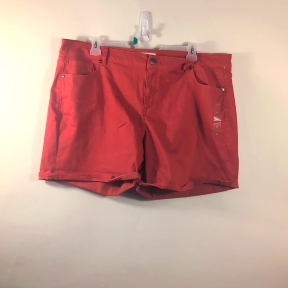 NWT Lane Bryant Girlfriend Shorts Red Plus Size 24 | Stretch Mid-Rise Denim